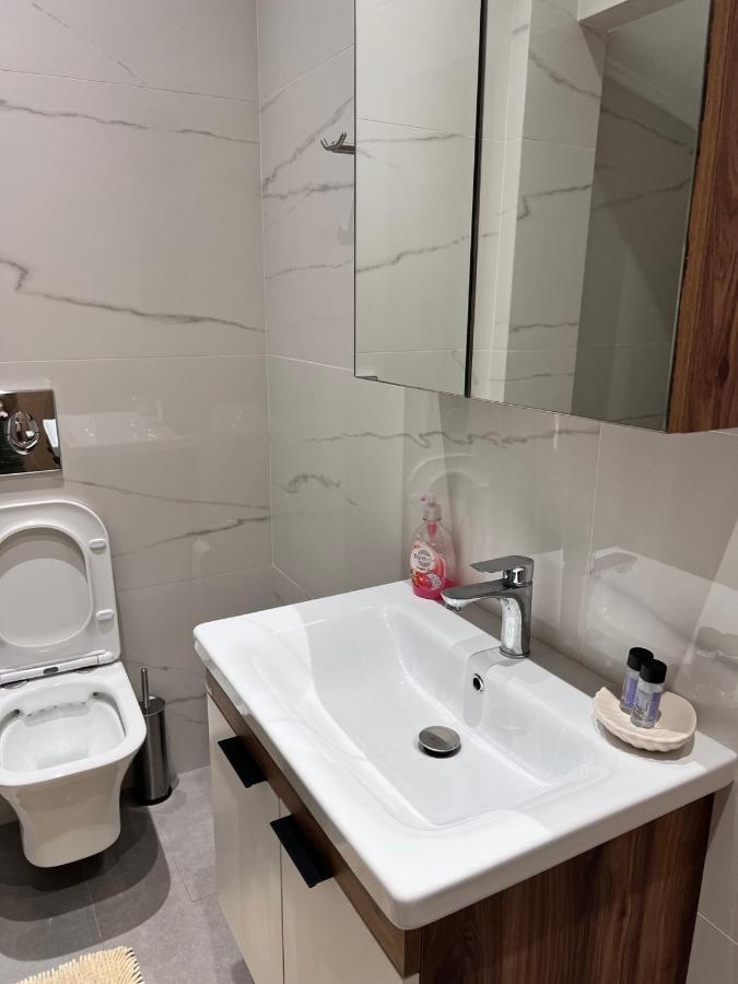 Kontis' Furnished Apartment ルートラキ エクステリア 写真
