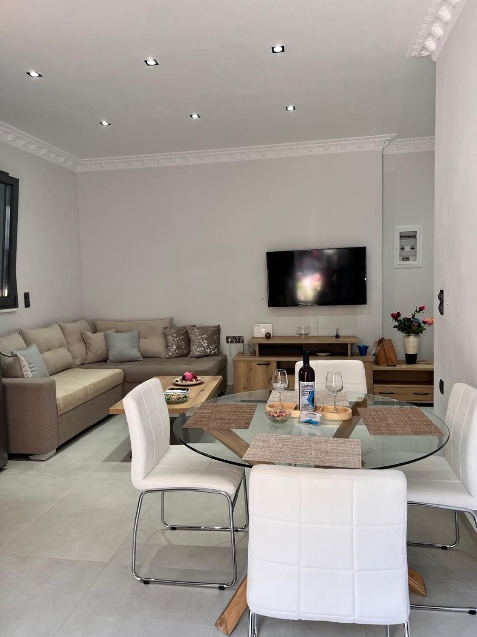 Kontis' Furnished Apartment ルートラキ エクステリア 写真