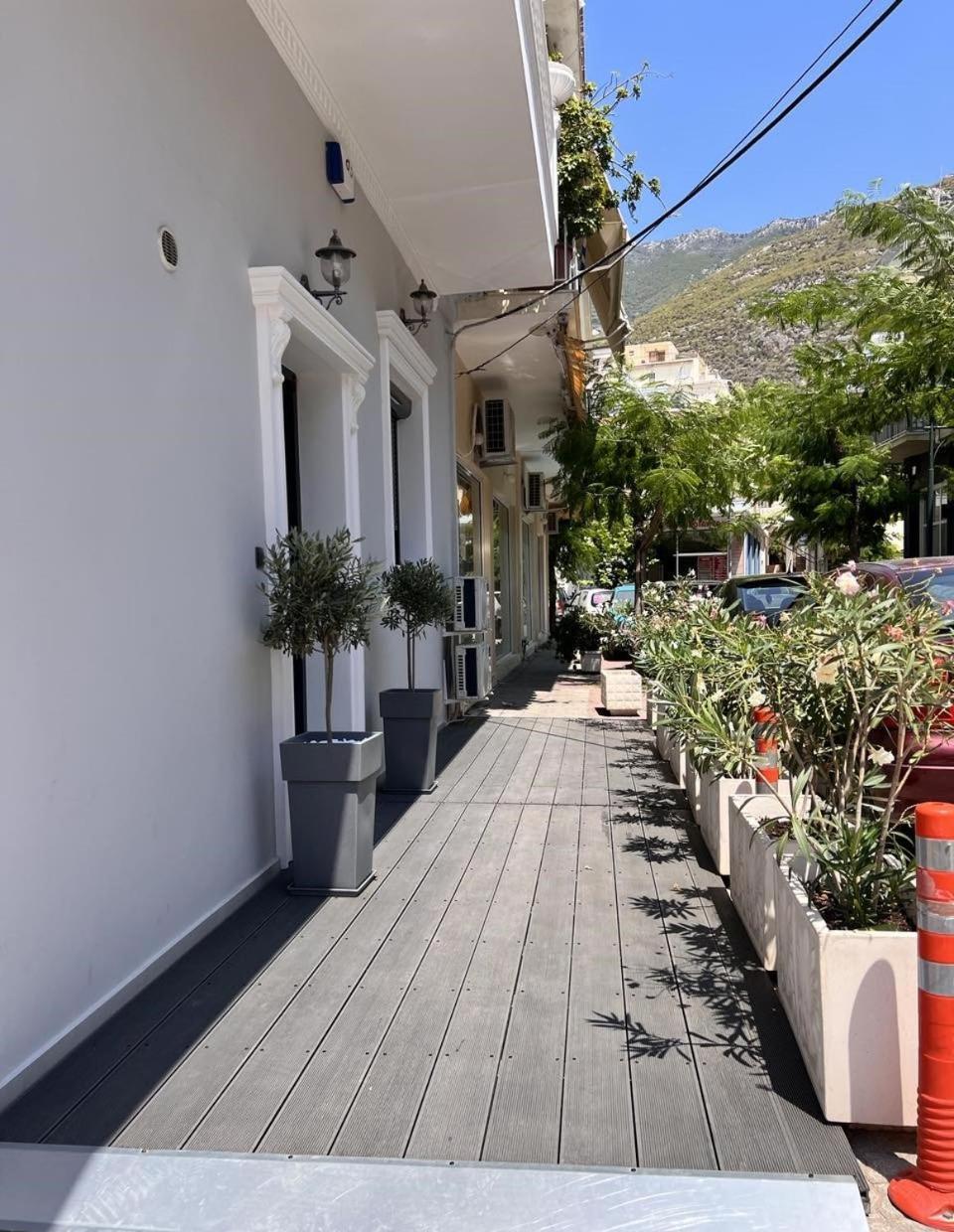 Kontis' Furnished Apartment ルートラキ エクステリア 写真